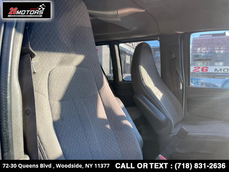 Used Chevrolet Express Passenger RWD 2500 135" 1LT 2011 | 26 Motors Queens. Woodside, New York Used Chevrolet Express Passenger RWD 2500 135" 1LT 2011 | 26 Motors Queens. Woodside, New York
