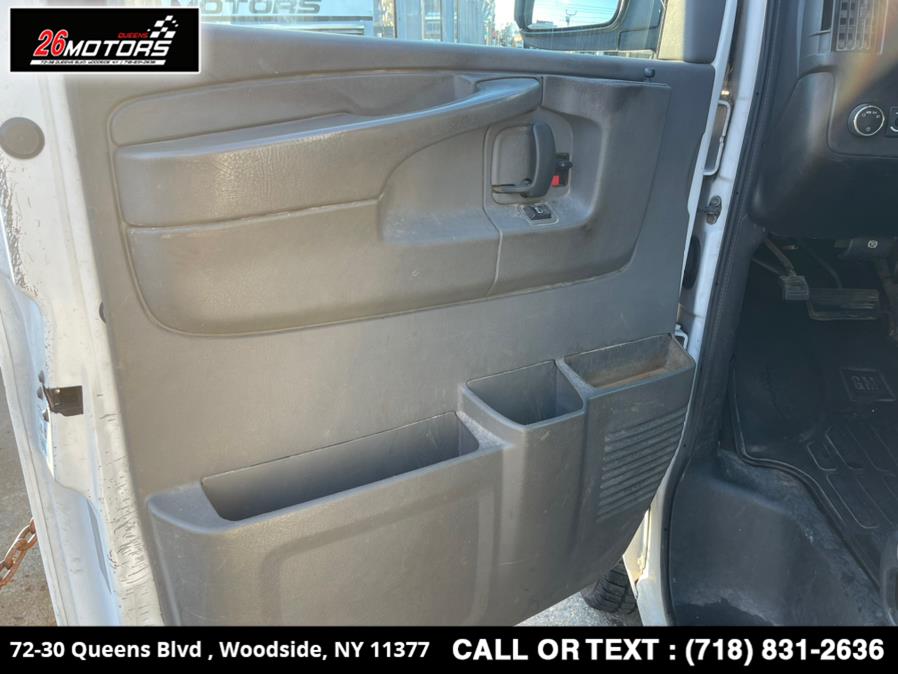 Used Chevrolet Express Passenger RWD 2500 135" 1LT 2011 | 26 Motors Queens. Woodside, New York Used Chevrolet Express Passenger RWD 2500 135" 1LT 2011 | 26 Motors Queens. Woodside, New York