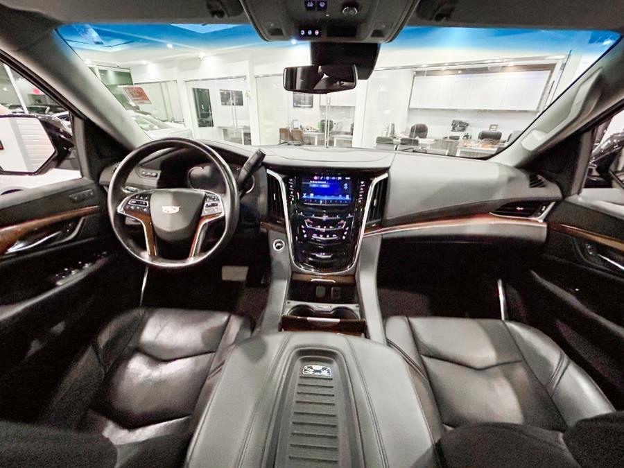 Used Cadillac Escalade 4WD 4dr Luxury 2019 | Luxury Motor Club. Franklin Square, New York Used Cadillac Escalade 4WD 4dr Luxury 2019 | Luxury Motor Club. Franklin Square, New York