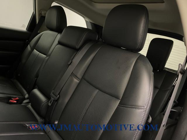 2016 Nissan Pathfinder 4WD 4dr Platinum, available for sale in Naugatuck, Connecticut | J&M Automotive Sls&Svc LLC. Naugatuck, Connecticut 2016 Nissan Pathfinder 4WD 4dr Platinum, available for sale in Naugatuck, Connecticut | J&M Automotive Sls&Svc LLC. Naugatuck, Connecticut