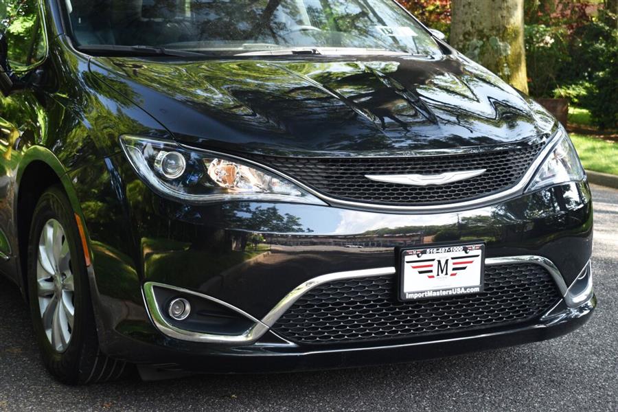 Used Chrysler Pacifica Touring L 4dr Mini Van 2018 | Camy Cars. Great Neck, New York Used Chrysler Pacifica Touring L 4dr Mini Van 2018 | Camy Cars. Great Neck, New York