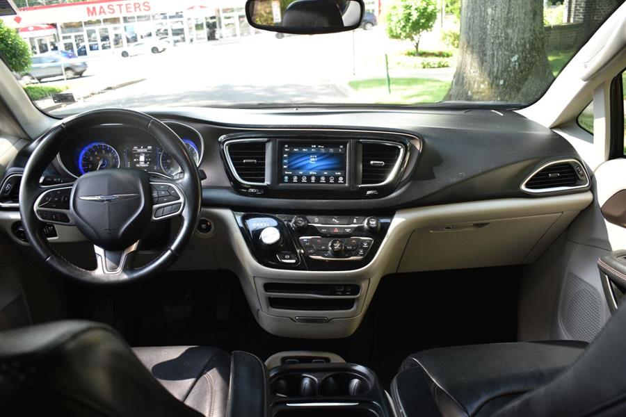 Used Chrysler Pacifica Touring L 4dr Mini Van 2018 | Camy Cars. Great Neck, New York Used Chrysler Pacifica Touring L 4dr Mini Van 2018 | Camy Cars. Great Neck, New York