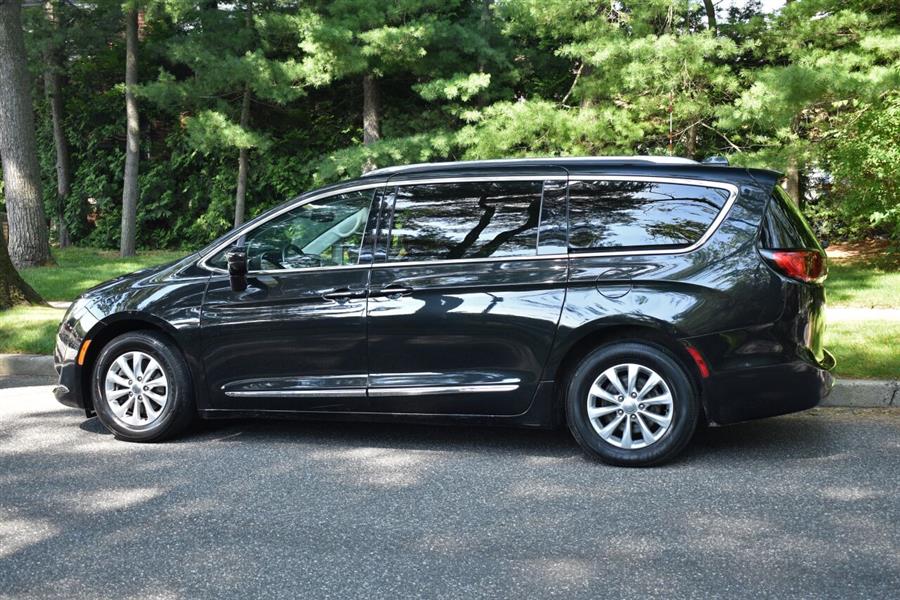 Used Chrysler Pacifica Touring L 4dr Mini Van 2018 | Camy Cars. Great Neck, New York Used Chrysler Pacifica Touring L 4dr Mini Van 2018 | Camy Cars. Great Neck, New York