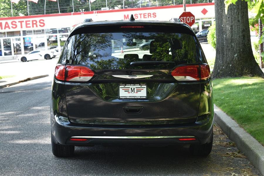 Used Chrysler Pacifica Touring L 4dr Mini Van 2018 | Camy Cars. Great Neck, New York Used Chrysler Pacifica Touring L 4dr Mini Van 2018 | Camy Cars. Great Neck, New York