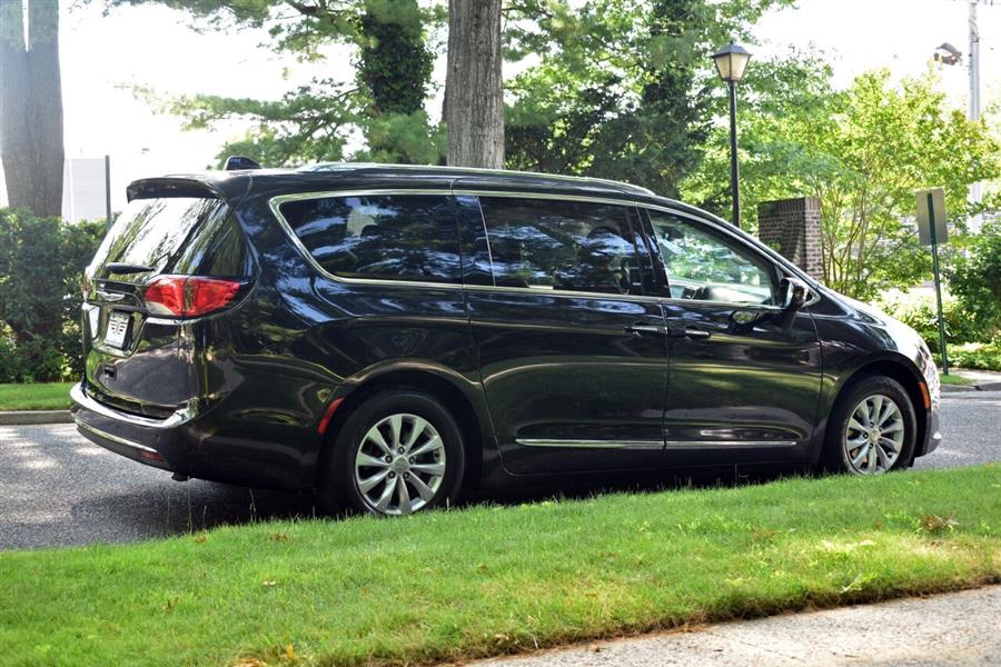 Used Chrysler Pacifica Touring L 4dr Mini Van 2018 | Camy Cars. Great Neck, New York Used Chrysler Pacifica Touring L 4dr Mini Van 2018 | Camy Cars. Great Neck, New York