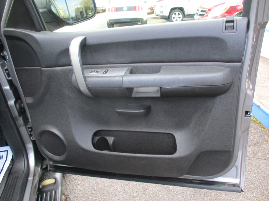 2008 Chevrolet Silverado 1500 1500 4WD, available for sale in Meriden, Connecticut | Cos Central Auto. Meriden, Connecticut 2008 Chevrolet Silverado 1500 1500 4WD, available for sale in Meriden, Connecticut | Cos Central Auto. Meriden, Connecticut