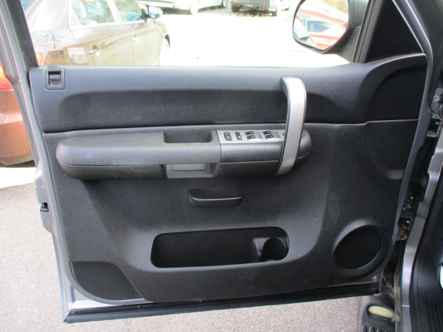 2008 Chevrolet Silverado 1500 1500 4WD, available for sale in Meriden, Connecticut | Cos Central Auto. Meriden, Connecticut 2008 Chevrolet Silverado 1500 1500 4WD, available for sale in Meriden, Connecticut | Cos Central Auto. Meriden, Connecticut