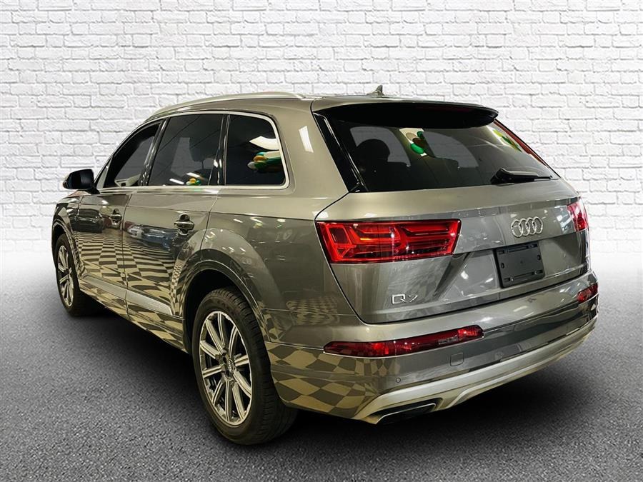 2019 Audi Q7 SE Premium Plus 55 TFSI quattro, available for sale in Amityville, New York | Gold Coast Motors of sunrise. Amityville, New York 2019 Audi Q7 SE Premium Plus 55 TFSI quattro, available for sale in Amityville, New York | Gold Coast Motors of sunrise. Amityville, New York