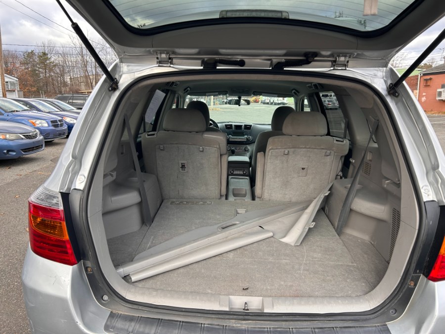 Used Toyota Highlander 4WD 4dr V6 Base 2010 | Payless Auto Sale. South Hadley, Massachusetts Used Toyota Highlander 4WD 4dr V6 Base 2010 | Payless Auto Sale. South Hadley, Massachusetts