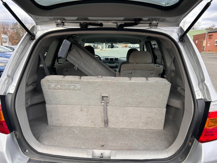 Used Toyota Highlander 4WD 4dr V6 Base 2010 | Payless Auto Sale. South Hadley, Massachusetts Used Toyota Highlander 4WD 4dr V6 Base 2010 | Payless Auto Sale. South Hadley, Massachusetts