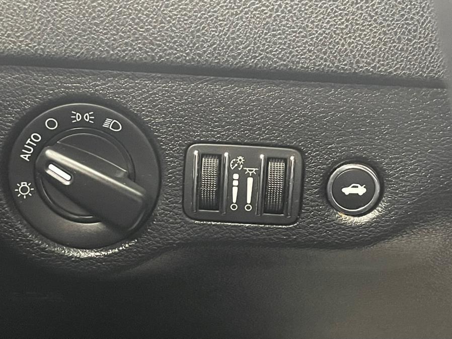 2020 Dodge Charger SXT RWD, available for sale in Massapequa Park, New York | Power Motors East. Massapequa Park, New York 2020 Dodge Charger SXT RWD, available for sale in Massapequa Park, New York | Power Motors East. Massapequa Park, New York