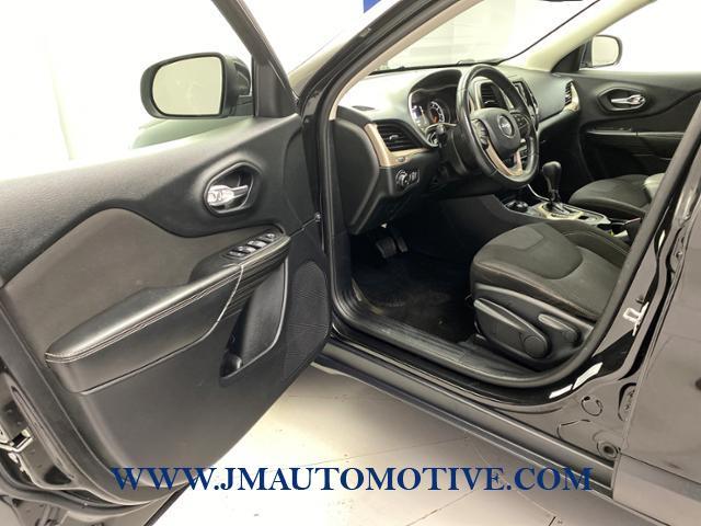 Used Jeep Cherokee 4WD 4dr Latitude 2015 | J&M Automotive Sls&Svc LLC. Naugatuck, Connecticut Used Jeep Cherokee 4WD 4dr Latitude 2015 | J&M Automotive Sls&Svc LLC. Naugatuck, Connecticut