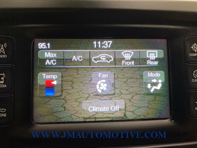 Used Jeep Cherokee 4WD 4dr Latitude 2015 | J&M Automotive Sls&Svc LLC. Naugatuck, Connecticut Used Jeep Cherokee 4WD 4dr Latitude 2015 | J&M Automotive Sls&Svc LLC. Naugatuck, Connecticut
