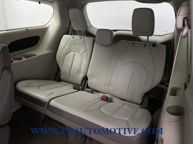 2017 Chrysler Pacifica Touring-L FWD, available for sale in Naugatuck, Connecticut | J&M Automotive Sls&Svc LLC. Naugatuck, Connecticut 2017 Chrysler Pacifica Touring-L FWD, available for sale in Naugatuck, Connecticut | J&M Automotive Sls&Svc LLC. Naugatuck, Connecticut