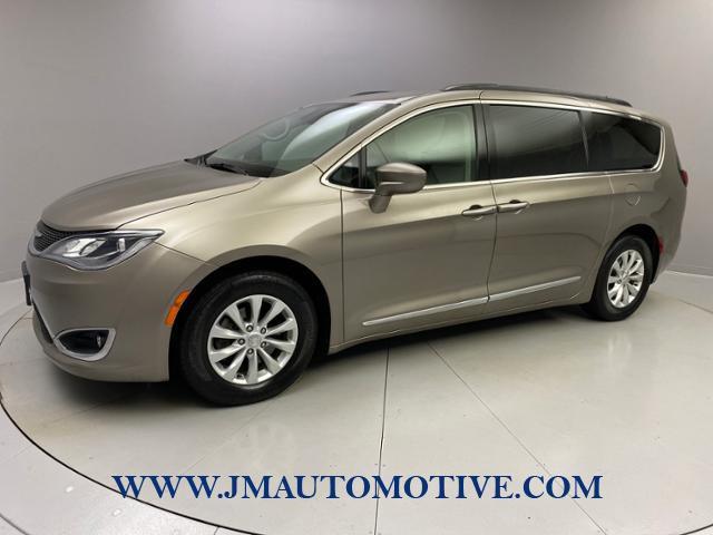 2017 Chrysler Pacifica Touring-L FWD, available for sale in Naugatuck, Connecticut | J&M Automotive Sls&Svc LLC. Naugatuck, Connecticut 2017 Chrysler Pacifica Touring-L FWD, available for sale in Naugatuck, Connecticut | J&M Automotive Sls&Svc LLC. Naugatuck, Connecticut
