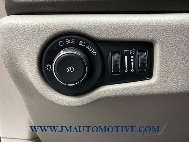 2017 Chrysler Pacifica Touring-L FWD, available for sale in Naugatuck, Connecticut | J&M Automotive Sls&Svc LLC. Naugatuck, Connecticut 2017 Chrysler Pacifica Touring-L FWD, available for sale in Naugatuck, Connecticut | J&M Automotive Sls&Svc LLC. Naugatuck, Connecticut