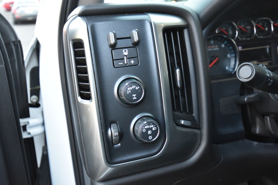 Used Chevrolet Silverado 1500 4WD Double Cab 143.5" LT w/1LT 2018 | Highline Car Connection. Waterbury, Connecticut Used Chevrolet Silverado 1500 4WD Double Cab 143.5" LT w/1LT 2018 | Highline Car Connection. Waterbury, Connecticut