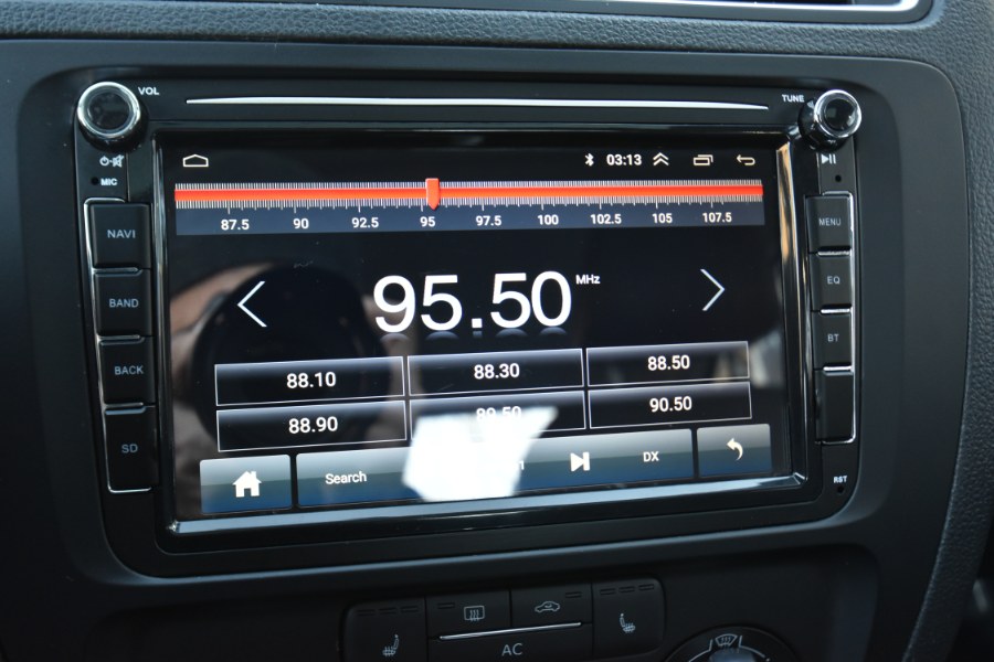 2011 Volkswagen Jetta Sedan 4dr Auto SE w/Convenience & Sunroof PZEV, available for sale in Waterbury, Connecticut | Highline Car Connection. Waterbury, Connecticut 2011 Volkswagen Jetta Sedan 4dr Auto SE w/Convenience & Sunroof PZEV, available for sale in Waterbury, Connecticut | Highline Car Connection. Waterbury, Connecticut