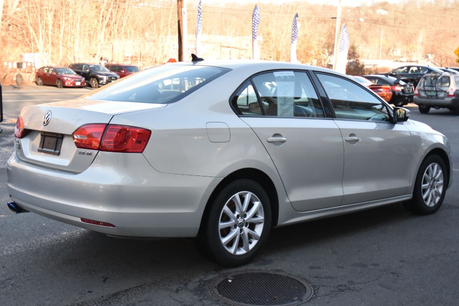 2011 Volkswagen Jetta Sedan 4dr Auto SE w/Convenience & Sunroof PZEV, available for sale in Waterbury, Connecticut | Highline Car Connection. Waterbury, Connecticut 2011 Volkswagen Jetta Sedan 4dr Auto SE w/Convenience & Sunroof PZEV, available for sale in Waterbury, Connecticut | Highline Car Connection. Waterbury, Connecticut