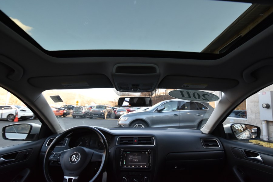 2011 Volkswagen Jetta Sedan 4dr Auto SE w/Convenience & Sunroof PZEV, available for sale in Waterbury, Connecticut | Highline Car Connection. Waterbury, Connecticut 2011 Volkswagen Jetta Sedan 4dr Auto SE w/Convenience & Sunroof PZEV, available for sale in Waterbury, Connecticut | Highline Car Connection. Waterbury, Connecticut