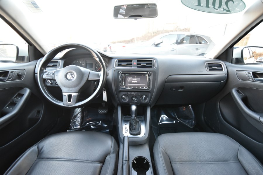 2011 Volkswagen Jetta Sedan 4dr Auto SE w/Convenience & Sunroof PZEV, available for sale in Waterbury, Connecticut | Highline Car Connection. Waterbury, Connecticut 2011 Volkswagen Jetta Sedan 4dr Auto SE w/Convenience & Sunroof PZEV, available for sale in Waterbury, Connecticut | Highline Car Connection. Waterbury, Connecticut