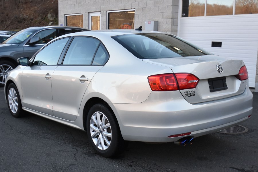 2011 Volkswagen Jetta Sedan 4dr Auto SE w/Convenience & Sunroof PZEV, available for sale in Waterbury, Connecticut | Highline Car Connection. Waterbury, Connecticut 2011 Volkswagen Jetta Sedan 4dr Auto SE w/Convenience & Sunroof PZEV, available for sale in Waterbury, Connecticut | Highline Car Connection. Waterbury, Connecticut