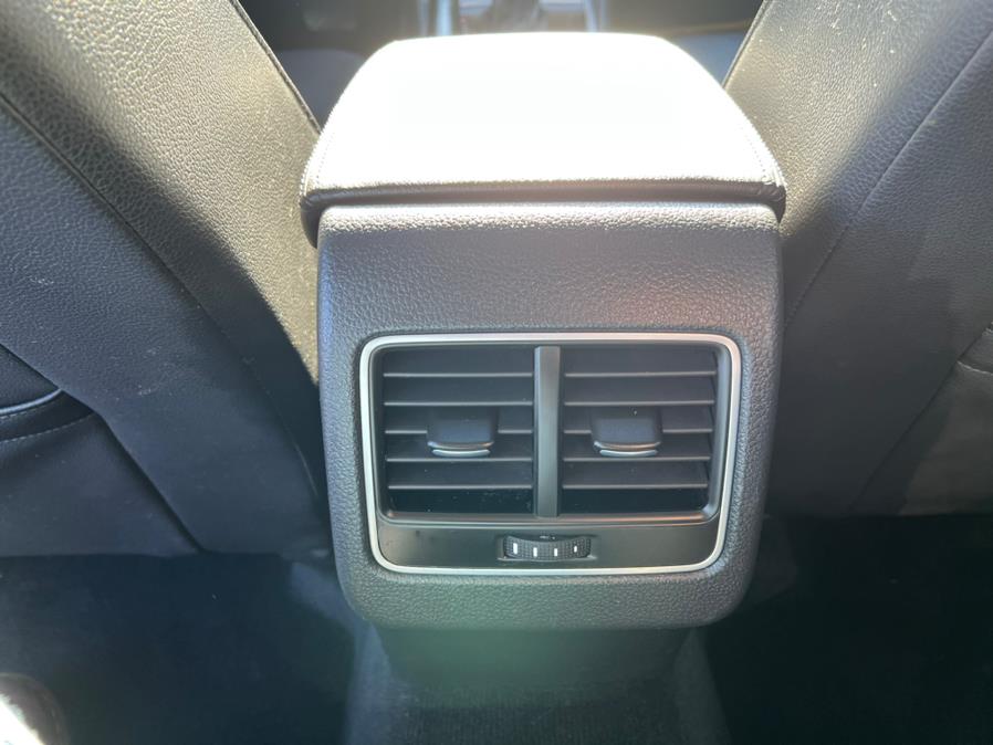 2013 Volkswagen Passat 4dr Sdn 2.5L Auto SE PZEV, available for sale in East Windsor, Connecticut | Century Auto And Truck. East Windsor, Connecticut 2013 Volkswagen Passat 4dr Sdn 2.5L Auto SE PZEV, available for sale in East Windsor, Connecticut | Century Auto And Truck. East Windsor, Connecticut