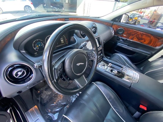 2016 Jaguar XJ 4dr Sdn R-Sport AWD, available for sale in Syosset, New York | Gold Coast Motors of Syosset. Syosset, New York 2016 Jaguar XJ 4dr Sdn R-Sport AWD, available for sale in Syosset, New York | Gold Coast Motors of Syosset. Syosset, New York