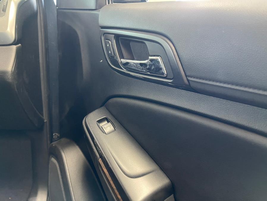 2019 Chevrolet Tahoe 2WD 4dr LS, available for sale in Inwood, New York | 5 Towns Drive. Inwood, New York 2019 Chevrolet Tahoe 2WD 4dr LS, available for sale in Inwood, New York | 5 Towns Drive. Inwood, New York