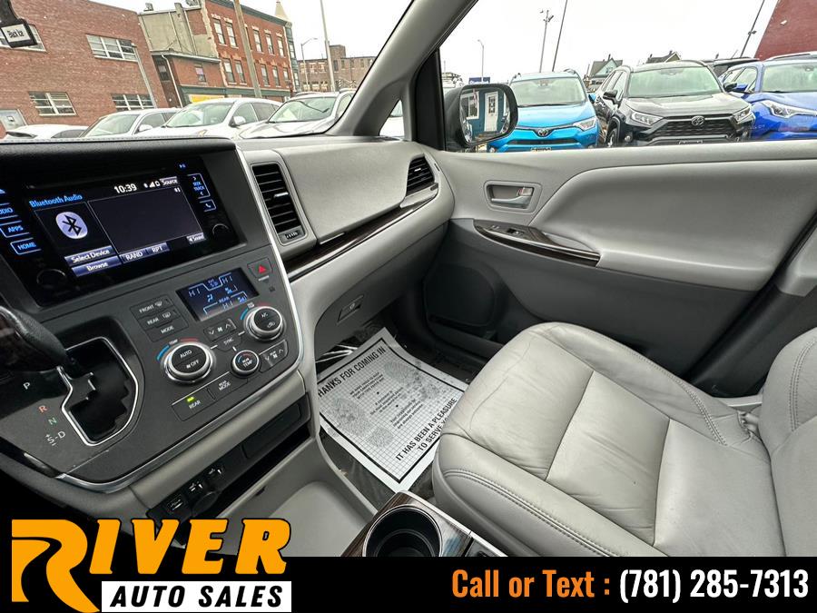 Used Toyota Sienna 5dr 7-Pass Van XLE AWD (Natl) 2015 | River Auto Sales. Malden, Massachusetts Used Toyota Sienna 5dr 7-Pass Van XLE AWD (Natl) 2015 | River Auto Sales. Malden, Massachusetts