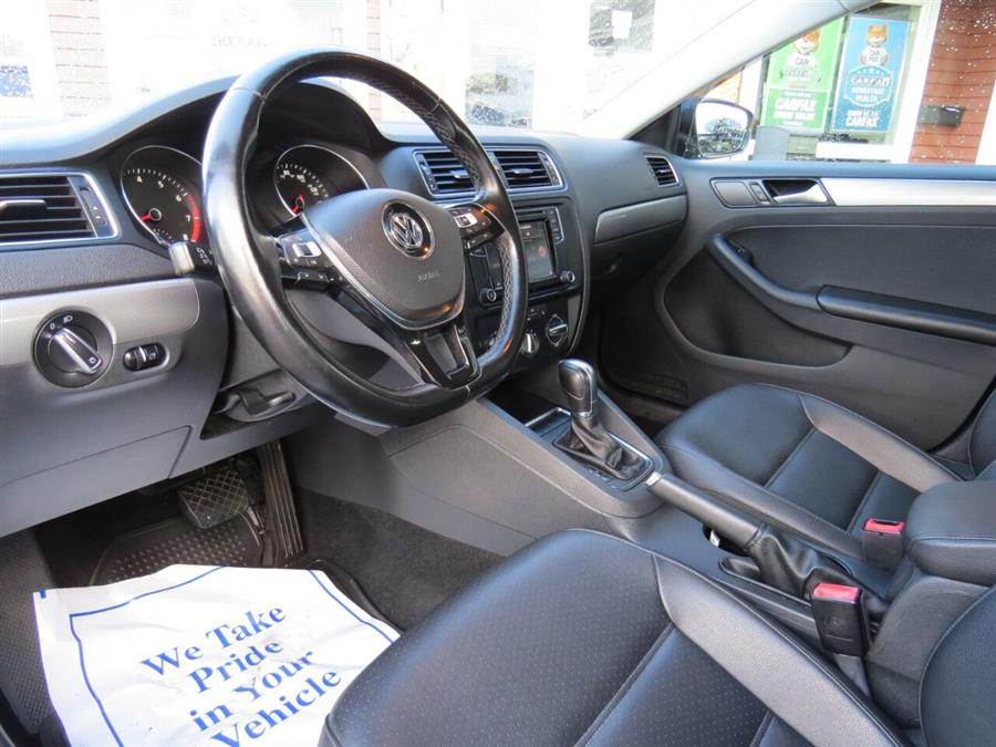 2017 Volkswagen Jetta 1.4T SE 4dr Sedan 6A, available for sale in Auburn, Maine | Lake City Exports Inc. Auburn, Maine 2017 Volkswagen Jetta 1.4T SE 4dr Sedan 6A, available for sale in Auburn, Maine | Lake City Exports Inc. Auburn, Maine