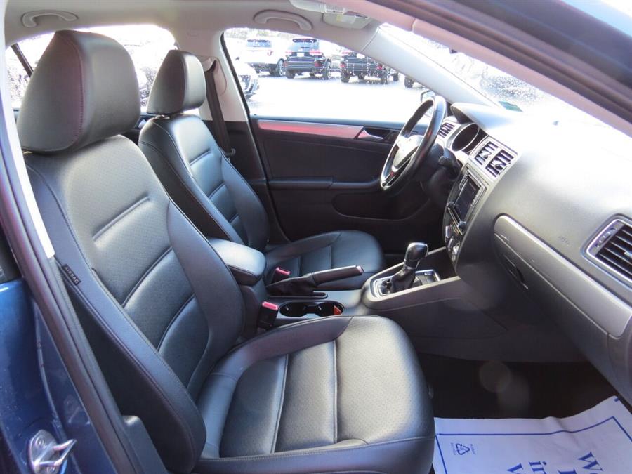 2017 Volkswagen Jetta 1.4T SE 4dr Sedan 6A, available for sale in Auburn, Maine | Lake City Exports Inc. Auburn, Maine 2017 Volkswagen Jetta 1.4T SE 4dr Sedan 6A, available for sale in Auburn, Maine | Lake City Exports Inc. Auburn, Maine