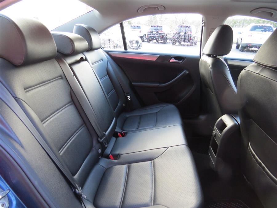 2017 Volkswagen Jetta 1.4T SE 4dr Sedan 6A, available for sale in Auburn, Maine | Lake City Exports Inc. Auburn, Maine 2017 Volkswagen Jetta 1.4T SE 4dr Sedan 6A, available for sale in Auburn, Maine | Lake City Exports Inc. Auburn, Maine