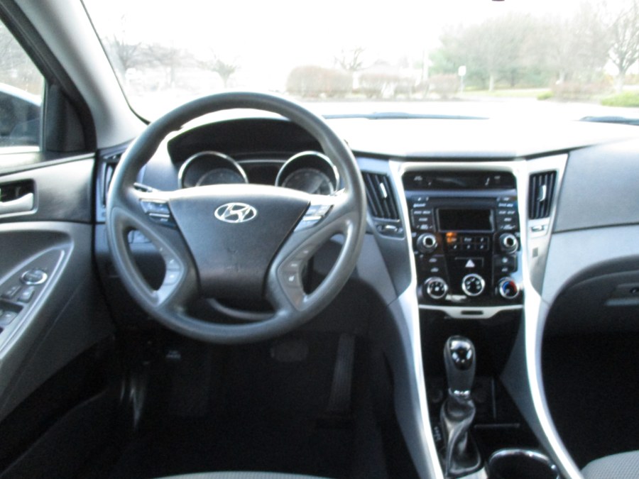 Used Hyundai Sonata 4dr Sdn 2.4L Auto GLS 2014 | Universal Motors LLC. New Britain, Connecticut Used Hyundai Sonata 4dr Sdn 2.4L Auto GLS 2014 | Universal Motors LLC. New Britain, Connecticut