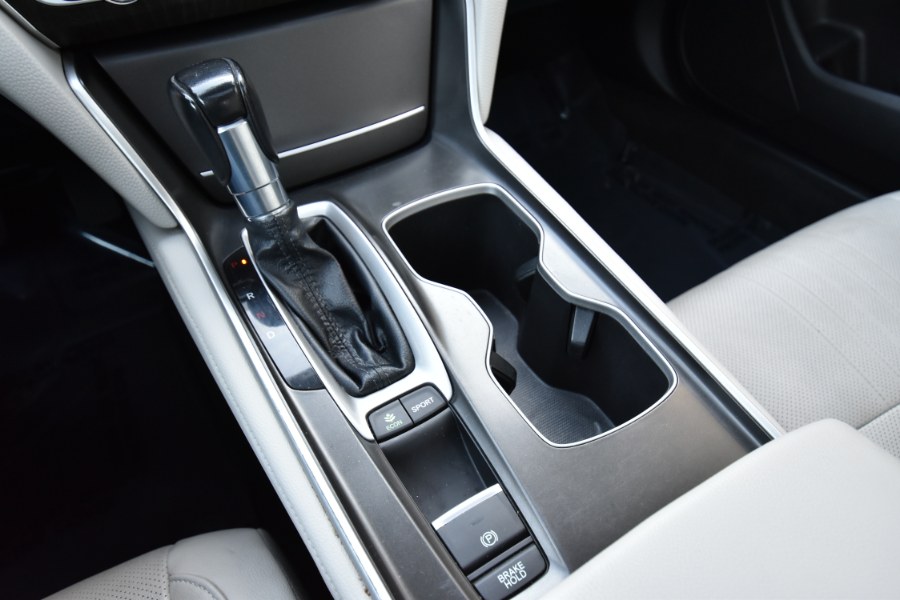 Used Honda Accord Sedan Touring 1.5T CVT 2018 | Highline Car Connection. Waterbury, Connecticut Used Honda Accord Sedan Touring 1.5T CVT 2018 | Highline Car Connection. Waterbury, Connecticut