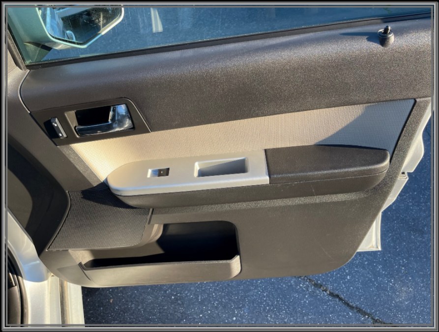 2009 Mercury Mariner 4WD 4dr V6 Premier, available for sale in Huntington Station, New York | My Auto Inc.. Huntington Station, New York 2009 Mercury Mariner 4WD 4dr V6 Premier, available for sale in Huntington Station, New York | My Auto Inc.. Huntington Station, New York