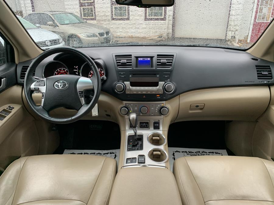 Used Toyota Highlander 4WD 4dr V6 (Natl) 2012 | Absolute Motors Inc. Springfield, Massachusetts Used Toyota Highlander 4WD 4dr V6 (Natl) 2012 | Absolute Motors Inc. Springfield, Massachusetts