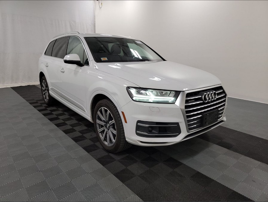 2018 Audi Q7 3.0 TFSI Premium Plus, available for sale in Amityville, New York | Gold Coast Motors of sunrise. Amityville, New York 2018 Audi Q7 3.0 TFSI Premium Plus, available for sale in Amityville, New York | Gold Coast Motors of sunrise. Amityville, New York
