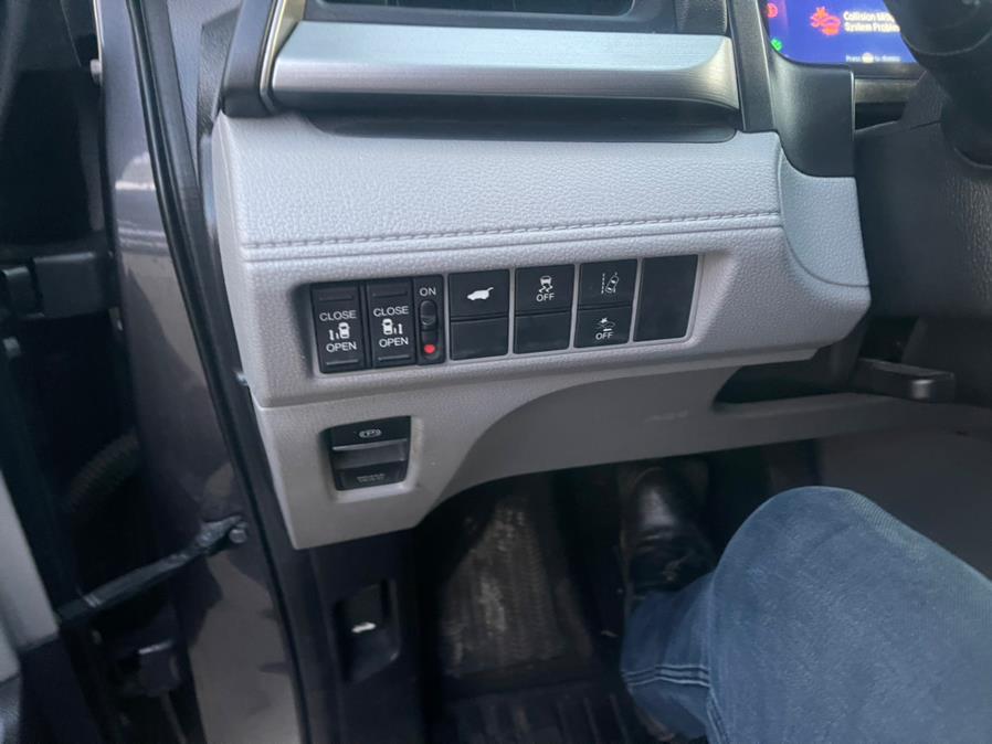 2018 Honda Odyssey EX-L w/Navi/RES Auto, available for sale in Brooklyn, New York | Brooklyn Auto Mall LLC. Brooklyn, New York 2018 Honda Odyssey EX-L w/Navi/RES Auto, available for sale in Brooklyn, New York | Brooklyn Auto Mall LLC. Brooklyn, New York