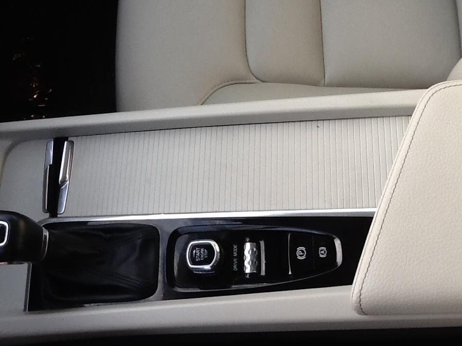 2021 Volvo XC60 T5 AWD Momentum, available for sale in Groton, Connecticut | Eurocars Plus. Groton, Connecticut 2021 Volvo XC60 T5 AWD Momentum, available for sale in Groton, Connecticut | Eurocars Plus. Groton, Connecticut