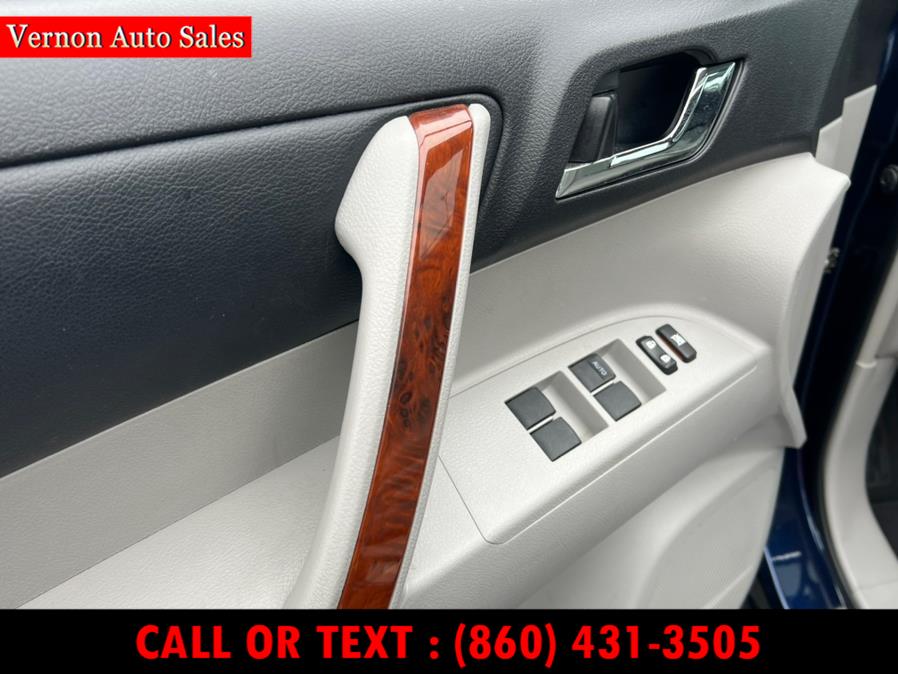 2012 Toyota Highlander FWD 4dr V6 Limited (Natl), available for sale in Manchester, Connecticut | Vernon Auto Sale & Service. Manchester, Connecticut 2012 Toyota Highlander FWD 4dr V6 Limited (Natl), available for sale in Manchester, Connecticut | Vernon Auto Sale & Service. Manchester, Connecticut
