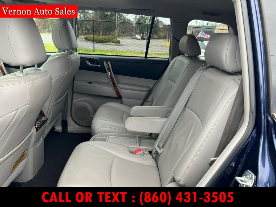 2012 Toyota Highlander FWD 4dr V6 Limited (Natl), available for sale in Manchester, Connecticut | Vernon Auto Sale & Service. Manchester, Connecticut 2012 Toyota Highlander FWD 4dr V6 Limited (Natl), available for sale in Manchester, Connecticut | Vernon Auto Sale & Service. Manchester, Connecticut