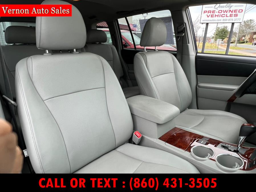 2012 Toyota Highlander FWD 4dr V6 Limited (Natl), available for sale in Manchester, Connecticut | Vernon Auto Sale & Service. Manchester, Connecticut 2012 Toyota Highlander FWD 4dr V6 Limited (Natl), available for sale in Manchester, Connecticut | Vernon Auto Sale & Service. Manchester, Connecticut
