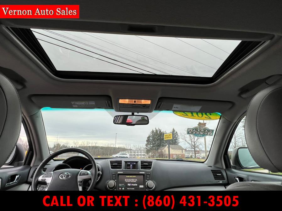 2012 Toyota Highlander FWD 4dr V6 Limited (Natl), available for sale in Manchester, Connecticut | Vernon Auto Sale & Service. Manchester, Connecticut 2012 Toyota Highlander FWD 4dr V6 Limited (Natl), available for sale in Manchester, Connecticut | Vernon Auto Sale & Service. Manchester, Connecticut