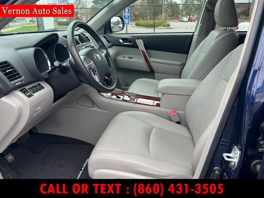 2012 Toyota Highlander FWD 4dr V6 Limited (Natl), available for sale in Manchester, Connecticut | Vernon Auto Sale & Service. Manchester, Connecticut 2012 Toyota Highlander FWD 4dr V6 Limited (Natl), available for sale in Manchester, Connecticut | Vernon Auto Sale & Service. Manchester, Connecticut