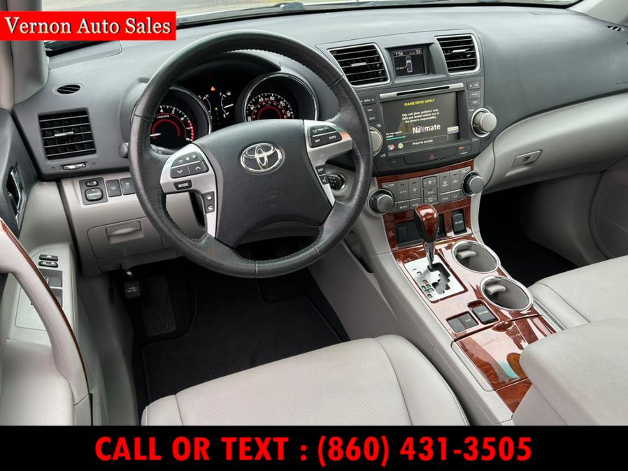 2012 Toyota Highlander FWD 4dr V6 Limited (Natl), available for sale in Manchester, Connecticut | Vernon Auto Sale & Service. Manchester, Connecticut 2012 Toyota Highlander FWD 4dr V6 Limited (Natl), available for sale in Manchester, Connecticut | Vernon Auto Sale & Service. Manchester, Connecticut