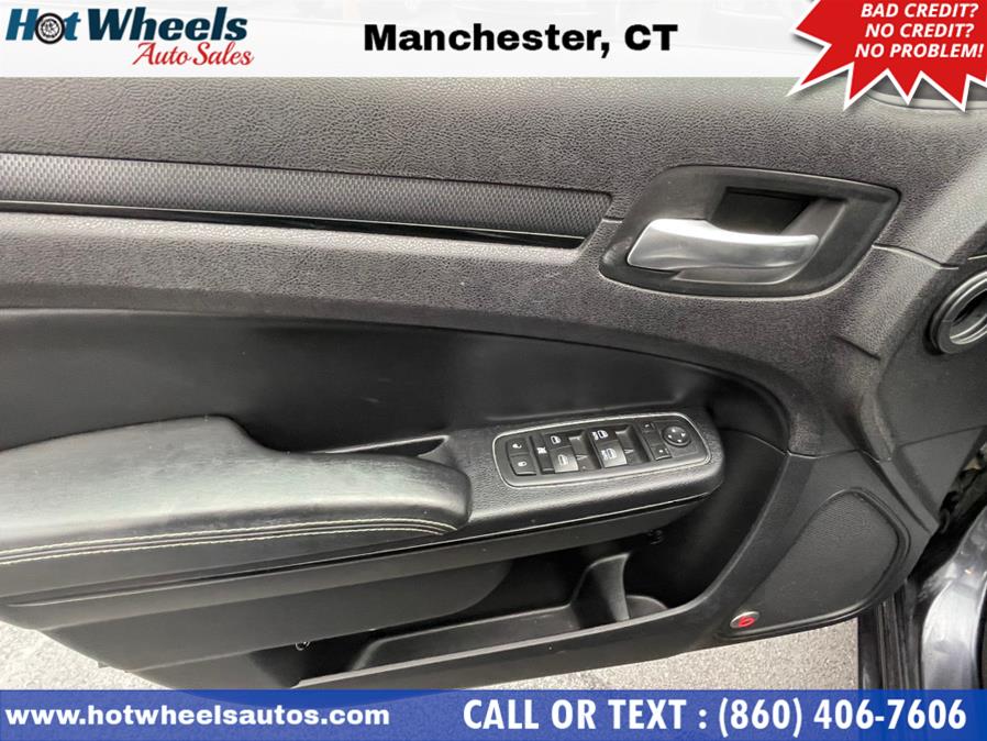 Used Chrysler 300 4dr Sdn 300S AWD 2015 | Hot Wheels Auto Sales LLC. Manchester, Connecticut Used Chrysler 300 4dr Sdn 300S AWD 2015 | Hot Wheels Auto Sales LLC. Manchester, Connecticut
