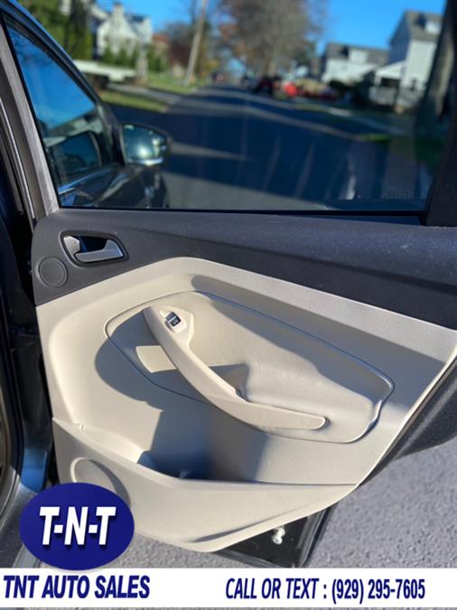 2016 Ford Escape 4WD 4dr SE, available for sale in Bronx, New York | TNT Auto Sales USA inc. Bronx, New York 2016 Ford Escape 4WD 4dr SE, available for sale in Bronx, New York | TNT Auto Sales USA inc. Bronx, New York