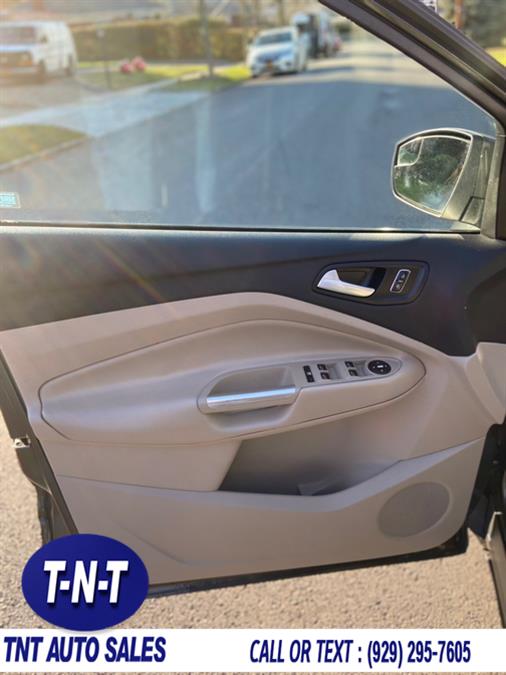 2016 Ford Escape 4WD 4dr SE, available for sale in Bronx, New York | TNT Auto Sales USA inc. Bronx, New York 2016 Ford Escape 4WD 4dr SE, available for sale in Bronx, New York | TNT Auto Sales USA inc. Bronx, New York
