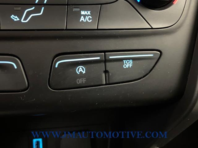 2017 Ford Escape SE FWD, available for sale in Naugatuck, Connecticut | J&M Automotive Sls&Svc LLC. Naugatuck, Connecticut 2017 Ford Escape SE FWD, available for sale in Naugatuck, Connecticut | J&M Automotive Sls&Svc LLC. Naugatuck, Connecticut